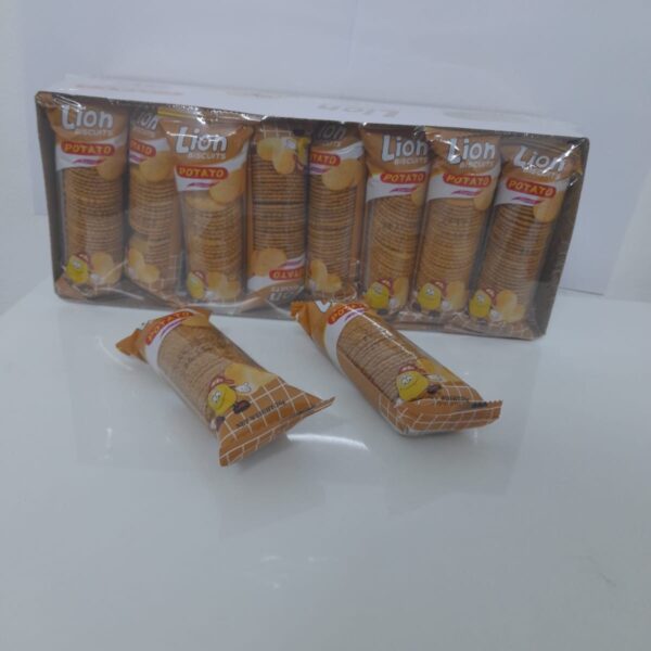 Lion round biscuit potato flavour